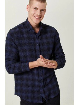 Network Waffle Texture Navy Shirt