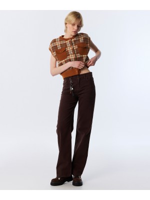 Twist Charm Detail Jeans