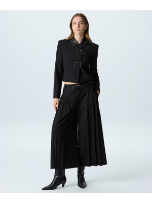 Twist Pleated Adjustable Waist Bermuda Shorts