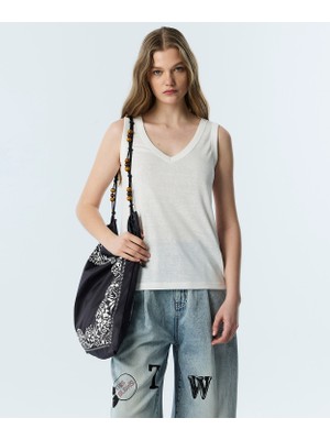 Twist V-Neck Basic T-Shirt