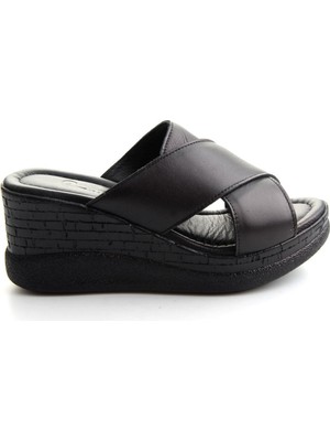 Bambi Black Genuine Leather Women's Slippers K04275115003