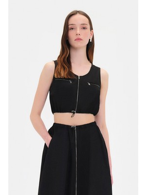 Vakko Black Round Neck Sleeveless Blouse