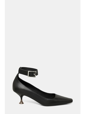 3 Juın Black Leather Shoes