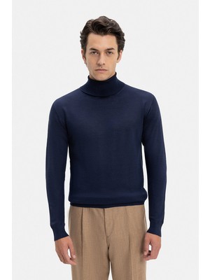 Vakko Turtleneck Knitwear