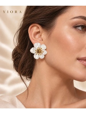 Yiora 316L Paslanmaz Çelik Çivi Küpe Kadın Beyaz Sedefli Gold Büyük Çiçek Model 4 cm