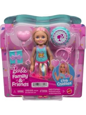 Sarı Saçlarında Pembe Meçler Olan ve Doğum Günü Temasına Uygun Renkli Bir Elbise Giyen 15 Cm'lik Küçük Barbie Club Chelsea Bebek ve 4 Parti Aksesuarı, JJB37