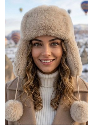 Uniquetrenders Kadın Ponponlu Kulaklıklı Peluş Kışlık Pilot Bere