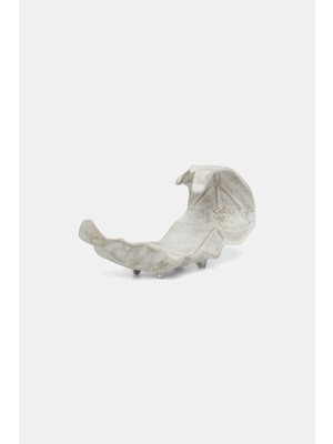 Vakko White Curved Leaf Plate
