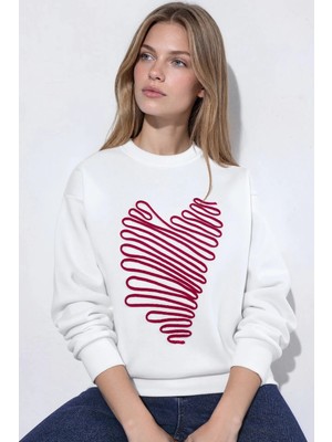 Hiccup Kadınlar Kalp Nakışlı Sweatshirt Tozlu Beyaz