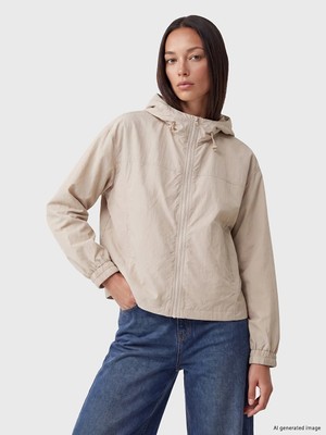 Lc Waikiki Yeni Sezon Bej Kapüşonlu Oversize Kadın Yağmurluk