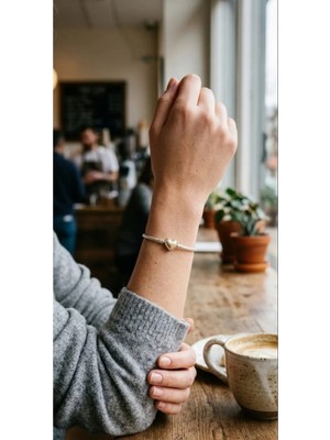 Lunarie Çift Renk Sade Kalp Klipsli Charm Bileklik – Gümüş Gold Kararmaz Çelik Minimalist Kadın Bileklik