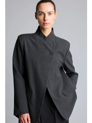 DeFacto Regular Fit Dik Yaka Kapak Cepli Pamuklu Blazer Ceket I3384AX26AU