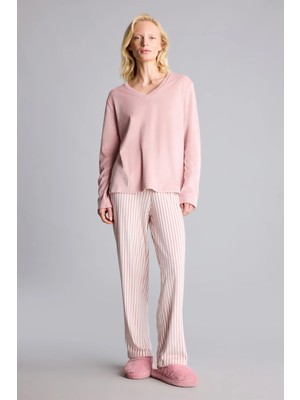 DeFacto Regular Fit Uzun Kollu Velur Üst Çizgili Uzun Alt Pijama Takımı A6205AX26AU