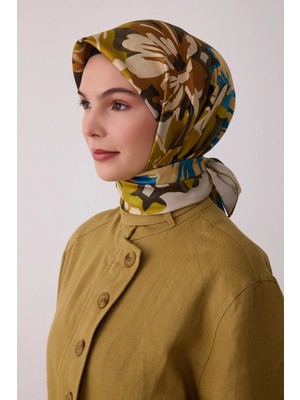 Belli Çiçek Desenli %100 Twill Ipek Eşarp 4416D