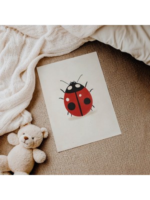 Domirus Krem Zeminli Uğurböceği Çocuk Odası Posteri Çerçevesiz Poster Duvar Dekorasyonu