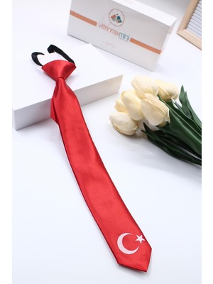 Belirtilmemiş Saten Kumaş Üstüne Türk Bayrak Baskılı  Boyundan Lastikli Çocuk Kravat-Özel Kutulu