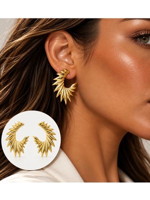 Hector&Co. Jewellery Kadın Gold Yaprak Desenli Büyük Yarım Halka Küpe – Modern Yaprak Formlu Şık ve Gösterişli Tasarım