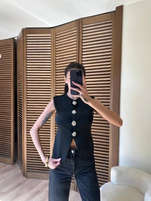 Düğme Detaylı Siyah Bluz
