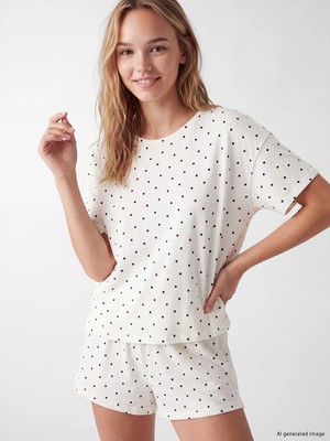 Lc Waikiki Yeni Sezon Ekru Puantiyeli Kadın Şortlu Pijama Takımı
