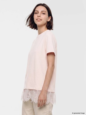 Lc Waikiki Yeni Sezon Pembe Dantel Detaylı Soft Touch Kadın Tişört