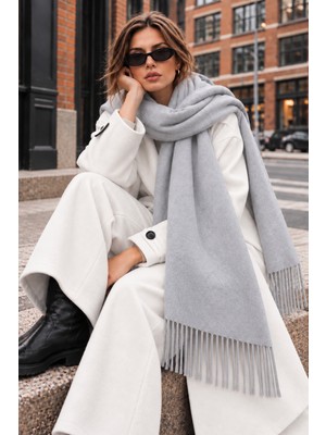 Nisanca Soft Feel Kadın Atkı Şal – Yumuşak Dokulu Geniş Oversize Püsküllü Omuz Şalı