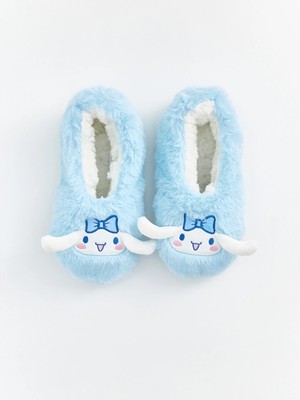 Lc Waikiki Yeni Sezon Mavi Hello Kitty Lisanslı Nakışlı Kaydırmaz Tabanlı Kız Çocuk Ev Çorabı