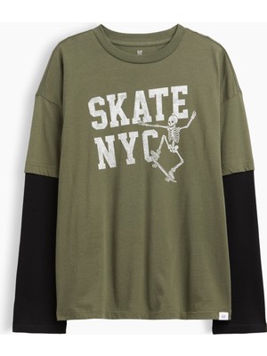 Gap Erkek Çocuk Haki Relaxed Grafik Baskılı T-Shirt