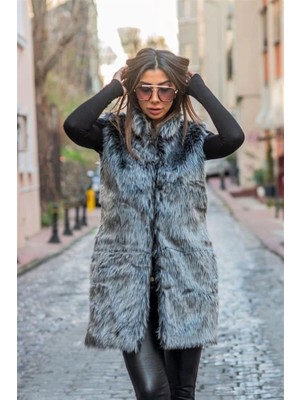 Keyifli Moda Gri Arkası Kahverengi Deri Detaylı Cepli Uzun Suni Kürk Yelek