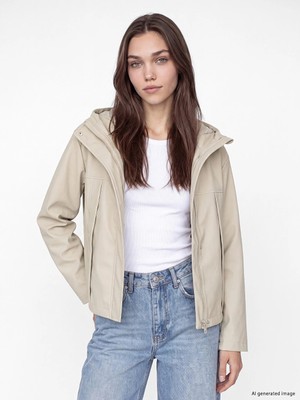Lc Waikiki Yeni Sezon Bej Kapüşonlu Oversize Kadın Yağmurluk
