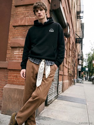 Lc Waikiki Yeni Sezon Siyah Nakışlı Erkek Hoodie