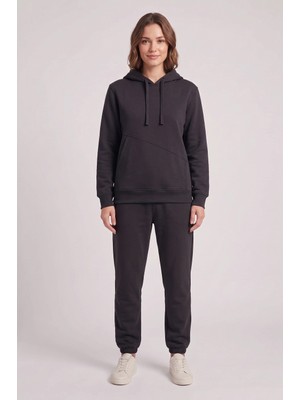 Machi Makiteks Siyah Kadın 3 Iplik Şardonlu Asimetrik Kesik Cepli Kapüşonlu Paçası Lastikli Eşofman Takımı - Sweatshirt ve Eşofman Altı Ikili Takım