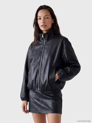 Lc Waikiki Yeni Sezon Siyah Oversize Kadın Bomber Deri Görünümlü Ceket