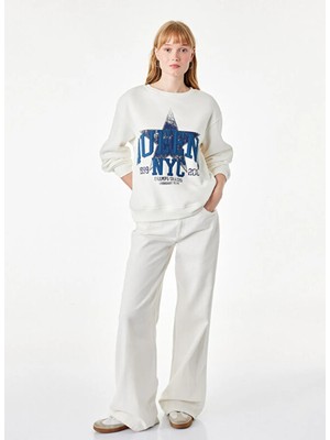 Koton Ekru Kadın Bisiklet Yaka Oversize Baskılı Sweatshirt 7WAL10045IK