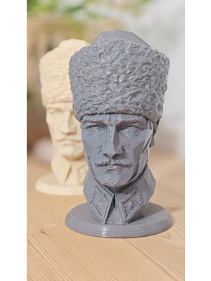 Atölye Nil 3D Baskı Geometrik Atatürk Heykeli Büstü, Modern Tasarım Dekoratif Masaüstü Ofis ve Ev Biblosu, Anlamlı Hediyelik Süs Eşyası, Mimari Dekoratif Obje, Şık Çalışma Masası Aksesuarları