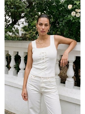 Onno Style Kolsuz Askılı Kare Yaka Bağcık Detaylı Triko Kadın Bluz