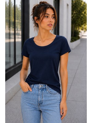 Hayalet Kadın Oval Yaka Kısa Kollu Basic T-Shirt Loose Fit Günlük Stil