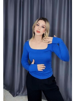Buzzy Kare Yaka Parmak Geçirmeli Bluz