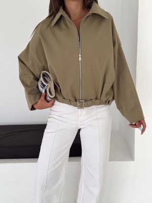İn Mood Kadın Beli Kemerli Düşük Omuz Fermuarlı Crop Bomber Ceket