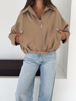 İn Mood Kadın Beli Kemerli Düşük Omuz Fermuarlı Crop Bomber Ceket