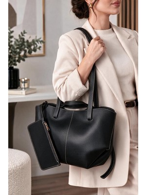 CLASSBAG Kadın Siyah Yavrulu (Fermuarsız) Geniş Hacimli Büyük Boy Omuz Çantası