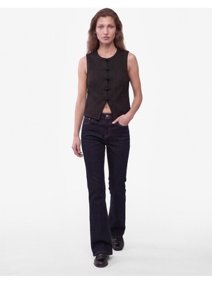 Koton Slim Fit Dokulu Bisiklet Yaka Süs Düğmeli Yelek