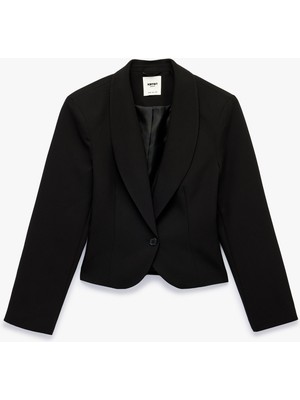 Koton Düğmeli Geniş Yaka Uzun Kollu Crop Blazer Ceket
