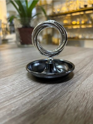 Maison Luré Gümüş Renkli, Havuzlu, Dayanıklı ve Şık Metal Yüzük Saklama Kutusu Makyaj & Takı
