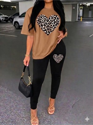 Woodroffe Kadın Leopar Kalp Baskılı Oversize T-Shirt Tayt Takım Salaş Kombin Boyfriend