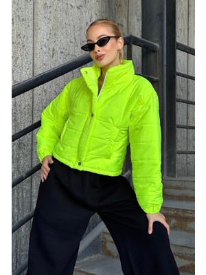 Ayessa Neon Yeşil Dik Yaka Çıtçıtlı Fermuarlı Kısa Şişme Mont