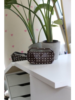 Moom Bag Zımba Detaylı Zincirli El Çantası