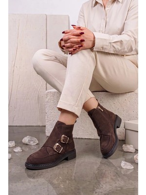 Stilbagshoes Lorva Hakiki Deri Süet Yan Çift Toka Detaylı Kadın Bot Kahve