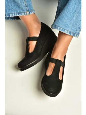 Fox Shoes Z602281702 Siyah Süet Dolgu Tabanlı Kadın Ayakkabı