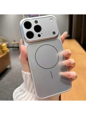 Ertürk Store Iphone 15 Pro Max ile Uyumlu 17 Pro Max Görünümlü Magsafe Destekli Kablosuz Şarj Özellikli Kamera Lens Korumalı Şık Metal Görünümlü Telefon Kılıfı