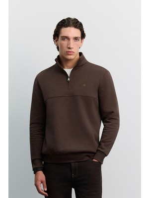 AVVA Erkek Kahve Dik Yaka Fermuarlı -4 Dereceye Dayanıklı Regular Fit Sweatshirt A62Y1351